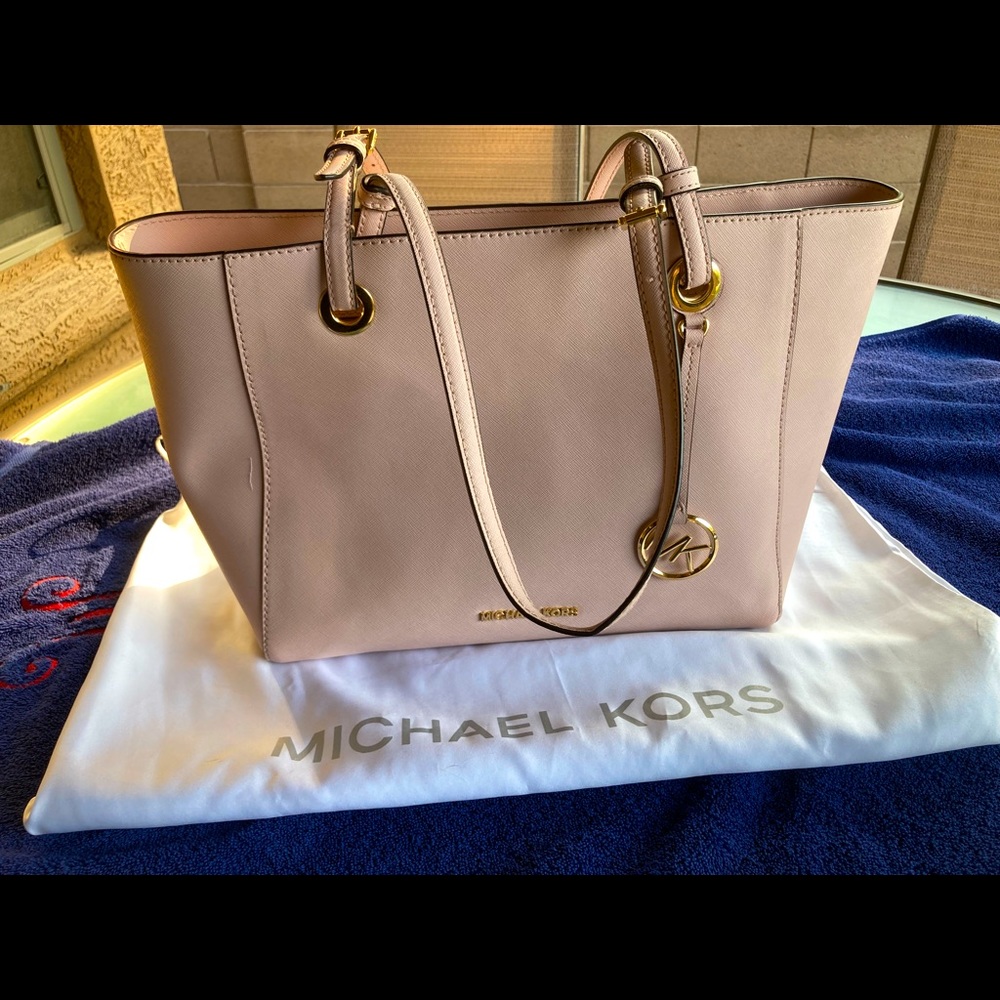 Michael Kors Walsh Tote Handbag (light blush pink) ✨